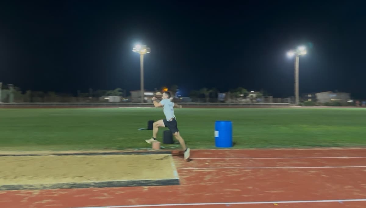 LJ 1