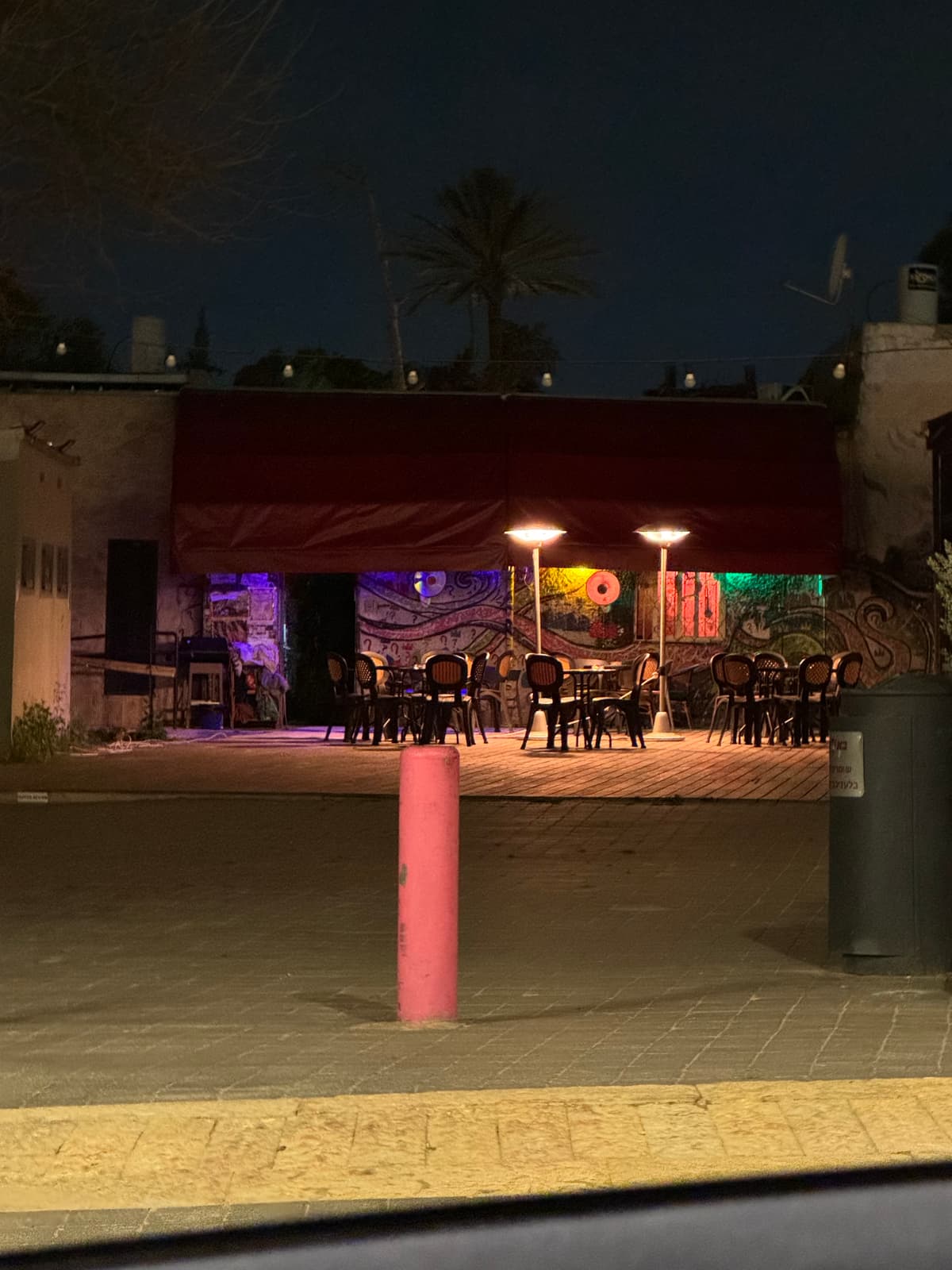 An empty bar, beginning of March