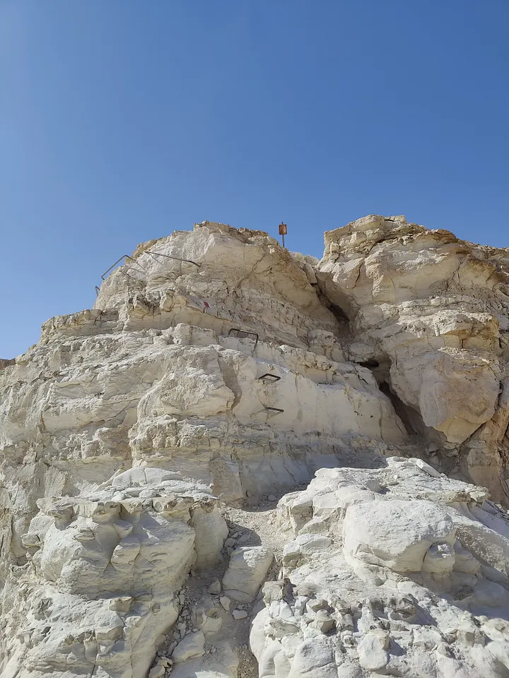 Hod Akev, climbing