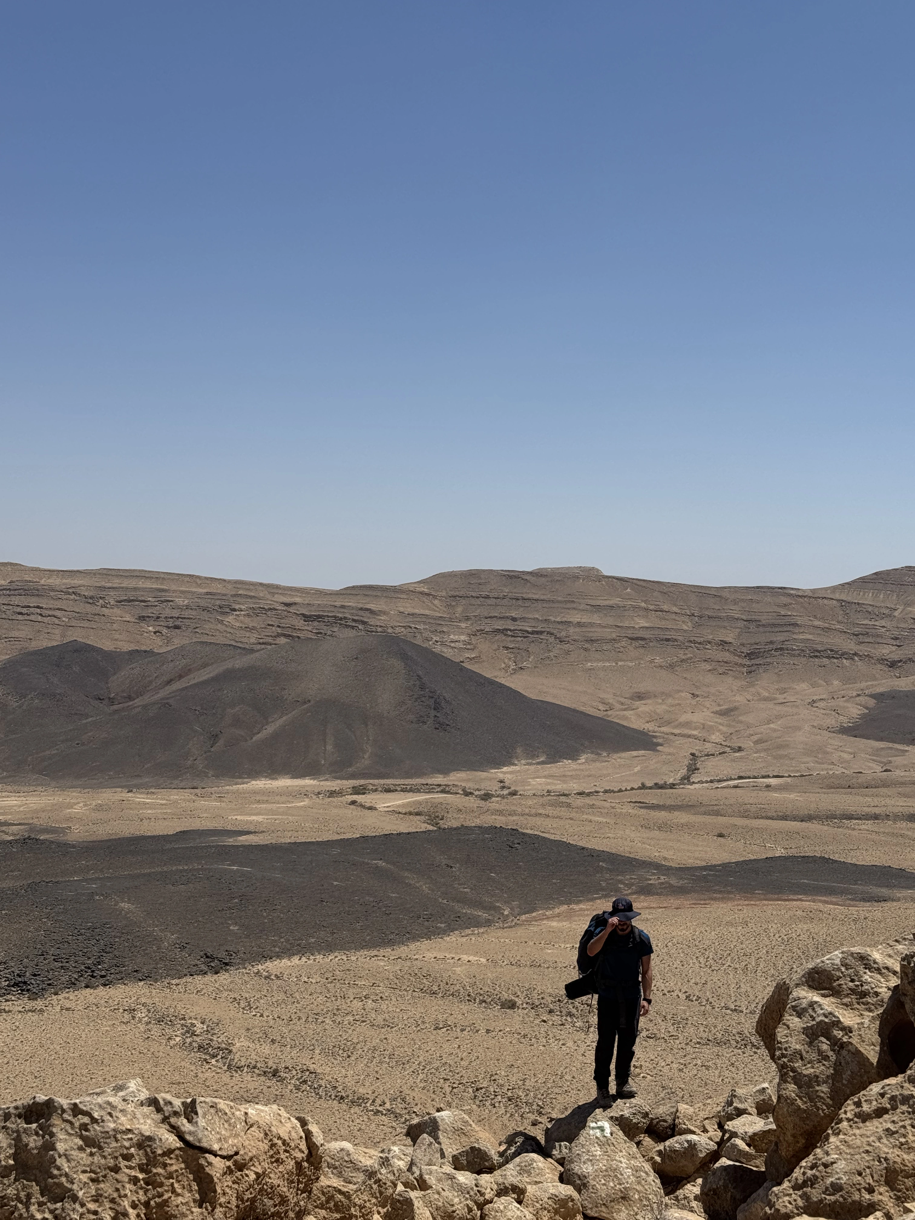 עלייה מקניון הפריזמות ליציאה ממכתש רמון